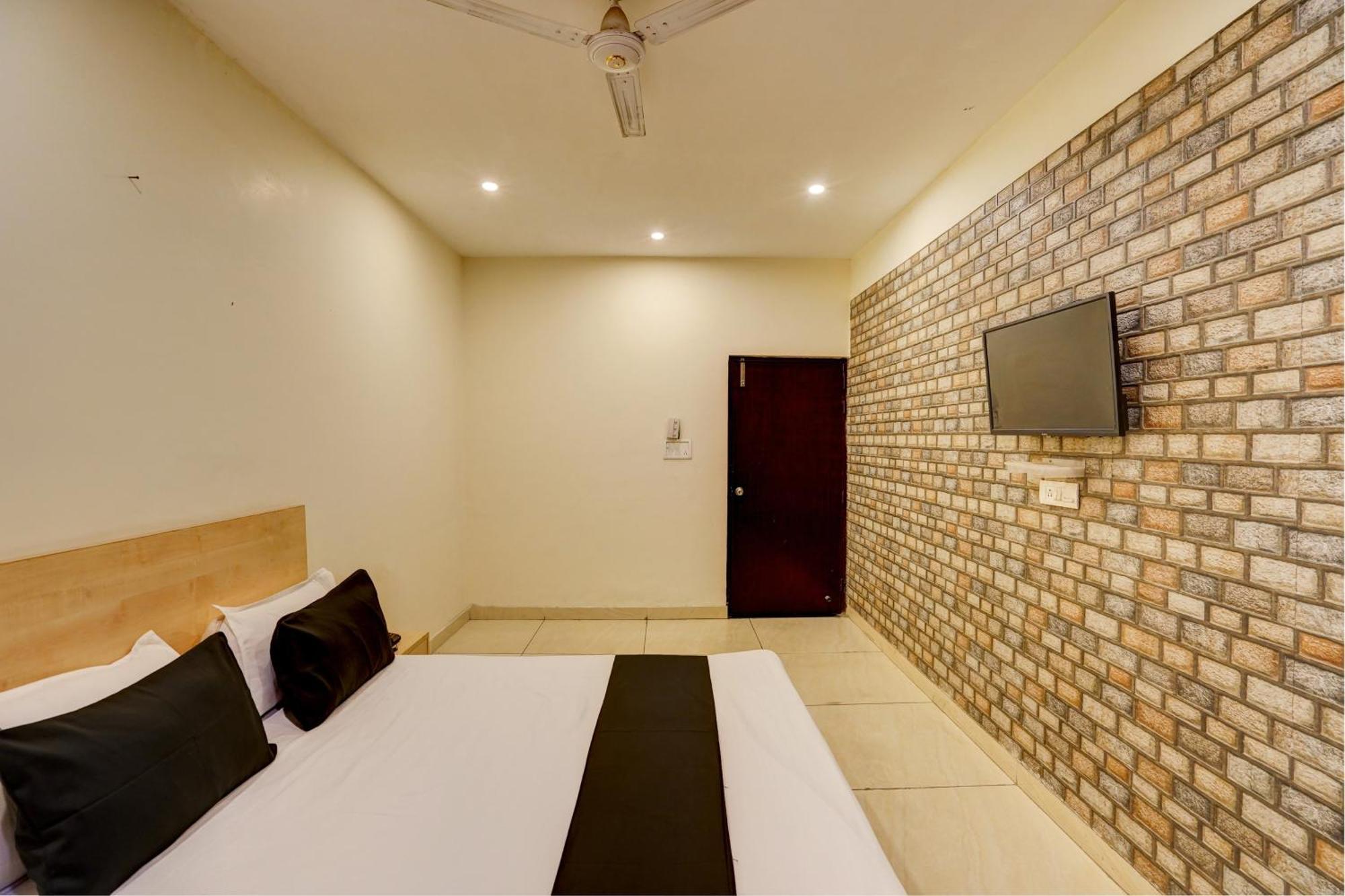 Hotel O Blue Vibes Meerut Exterior photo